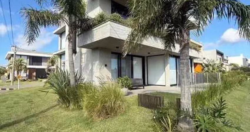 Casa em condomínio fechado com 4 quartos à venda no Centro, Xangri-Lá 