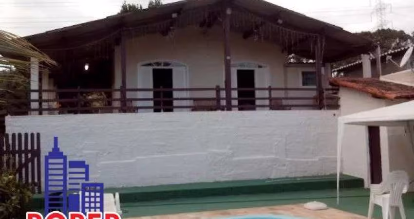 LINDA CASA COM TERRENO DE 1.000 M²/ CASA SEDE/ PISCINA/ ÁREA GOURMET À VENDA NO CRISTAL PARK3, SANTANA DO PARNAIBA