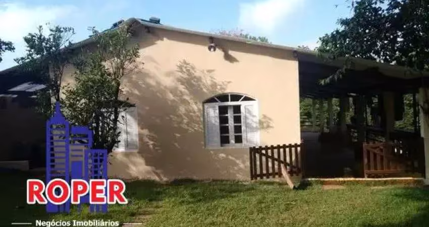 Linda casa com terreno de 1.000 m²/ casa sede/ piscina/ área gourmet à venda no cristal park3, santana do parnaiba