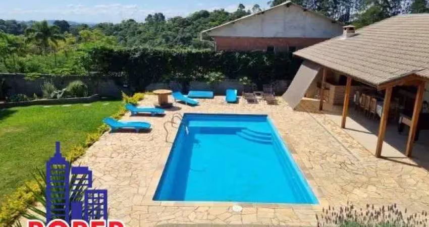 Linda chácara de 1.200 m² com casa sede, piscina e área gourmet à venda em mairiporã.