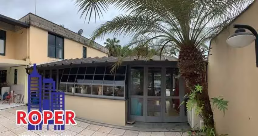 Linda casa de alto padrão com 480 m² área construída à venda no centro de ubatuba.