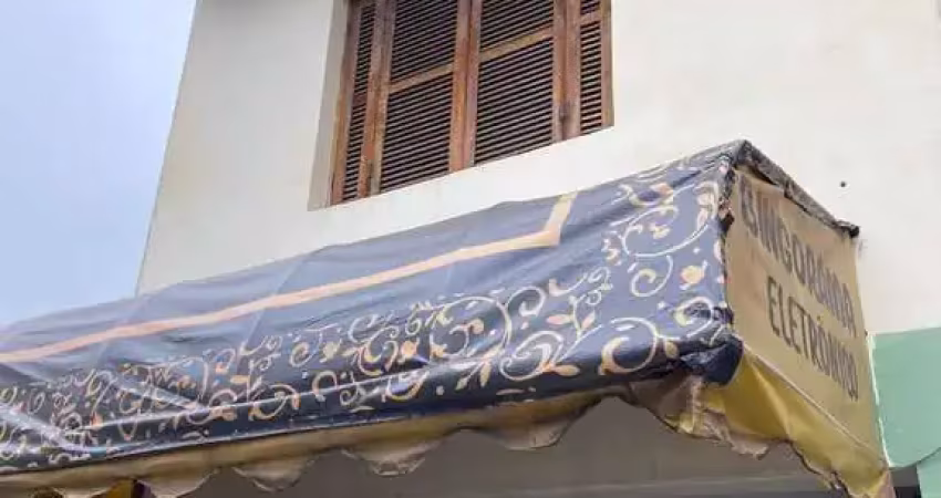 Casa assobradada com edícula e salão comercial à venda em terreno de 200 m² na vila carrão!