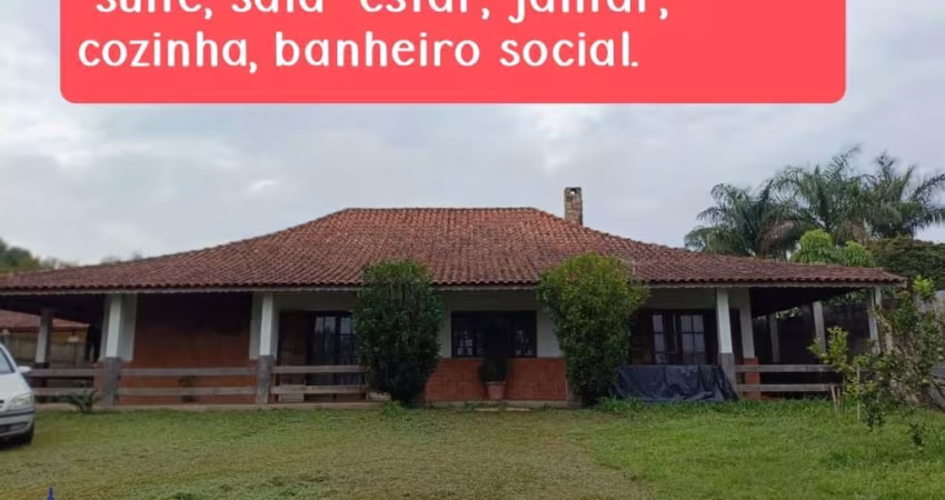EXCELENTE CHÁCARA DE 900 M²/ CASA SEDE/PISCINA/ÁREA GOURMET A VENDA EM SUZANO