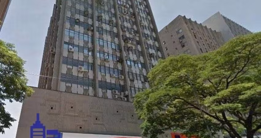 Vende-se meia laje comercial na Faria Lima (448m² + 150m² de varanda) - Ed. Novo São Paulo