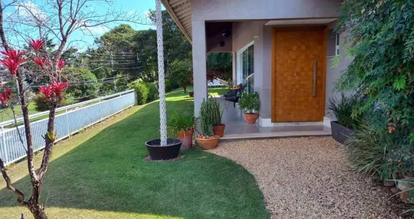 Linda casa térrea com 3 suites/ área gourmet/4 vagas à venda no condominio parque das graças i em atibaia