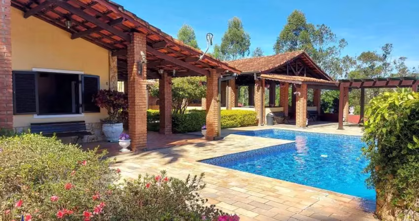 Excelente casa de campo com terreno de 1.263 m²/ casa sede/ piscina/área gourmet e 10 vagas à venda no condomínio campos de mairiporã