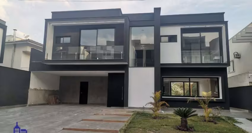 LINDA CASA DE ALTO PADRÃO COM 280 M²/4 SUITES/ESPAÇO GOURMET/PISCINA À VENDA NO CONDOMÍNIO REAL PARK EM ARUJA