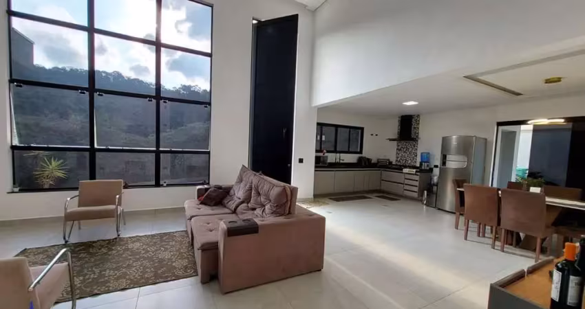 Linda casa de alto padrão com 3 dormitórios/6 vagas à venda no condomínio fechado quintas da boa vista em atibaia