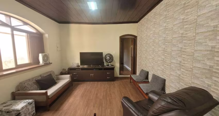 LINDA CASA COM 171 M²/CASA COM 3 DORMS + EDICULA À VENDA NA VILA FORMOSA