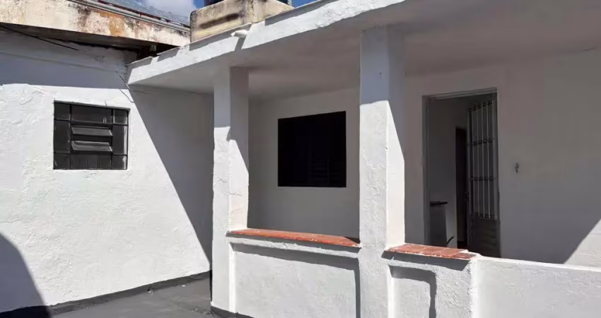 Excelente casa individual/ 1 dormitório para alugar na vila independencia