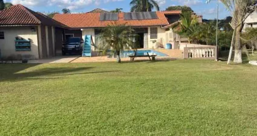 Chácara com 2.000 m²/casa sede/ piscina/espaço gourmet à venda em mairinque