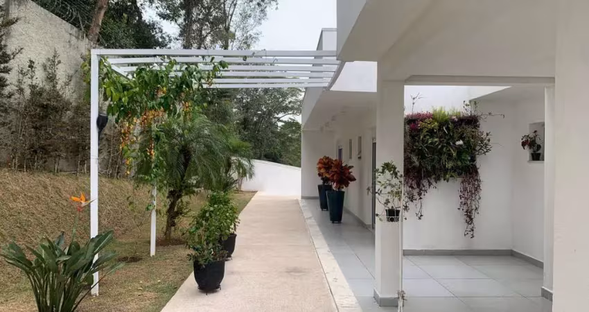Casa terrea 4 suites/piscina/14 vagas à venda condomínio hills 1 arujá