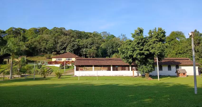 Vendo sítio comercial faturando e lucrando em Tinguá.