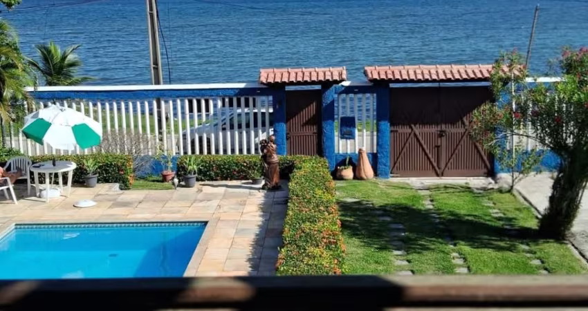 VENDO UMA MARAVILHOSA CASA DUPLEX COM 5 QUARTOS EM ARARUAMA