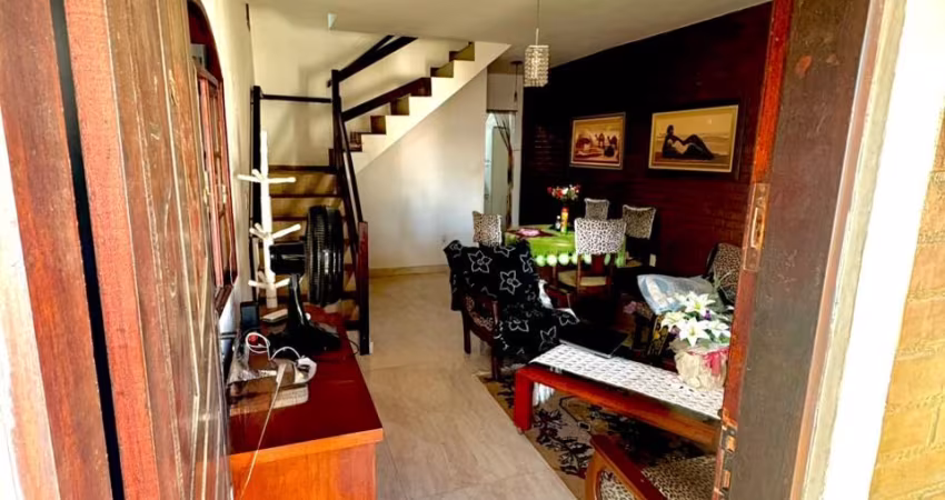 VENDO UMA LINDA CASA EM PRAIA LINDA EM SÃO PEDRO DA ALDEIA