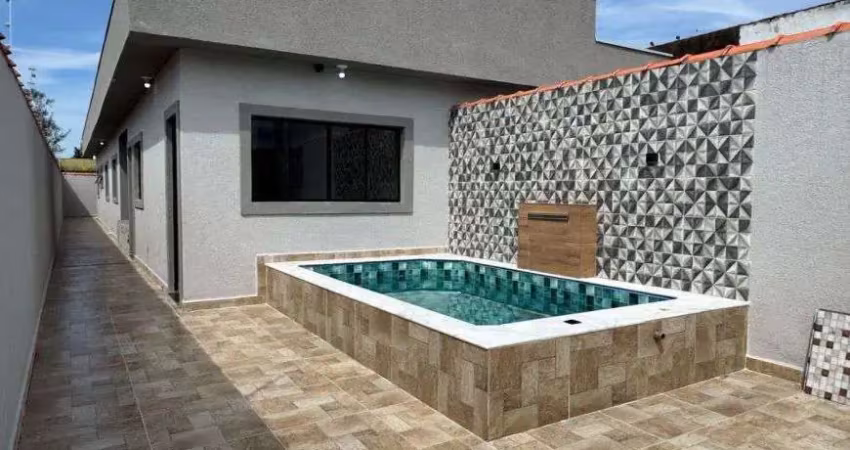 Casa na praia com 3 quartos e piscina em Itanhaém.