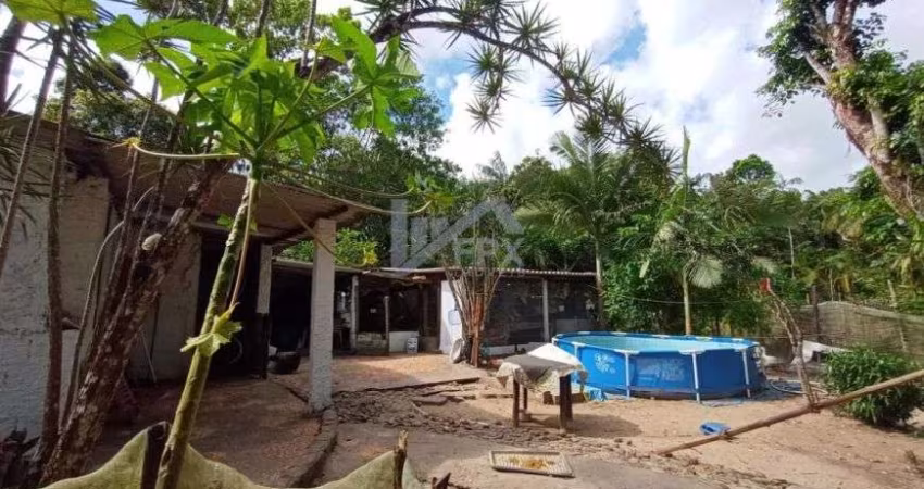Chácara com 4 quartos e lago em Itanhaém.