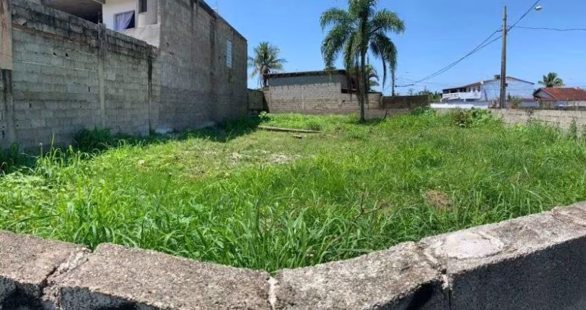 Terreno de esquina com liberação ambiental em Itanhaém.