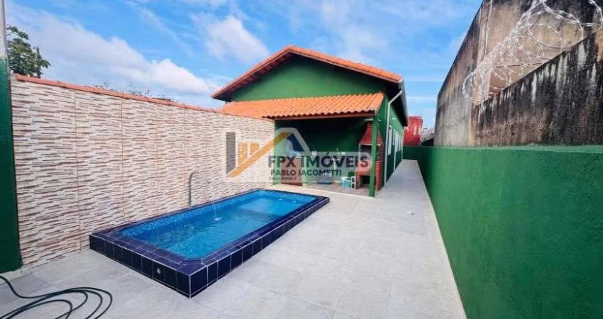 Casa na praia com piscina, 2 quartos e churrasquera em Itanhaém.