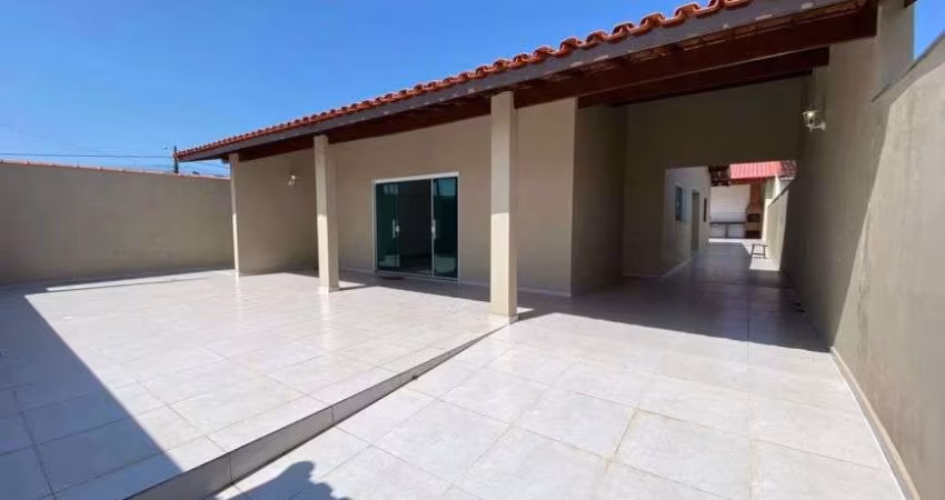 Casa para Venda em Itanhaém, Jardim Grandesp, 3 dormitórios, 2 suítes, 1 banheiro, 3 vagas