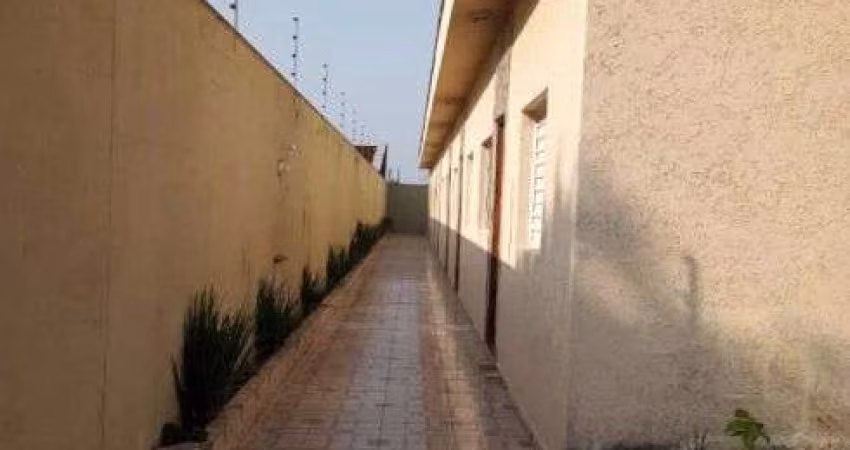 Casa com 2 quartos e espaço gourmet em Itanhaém.