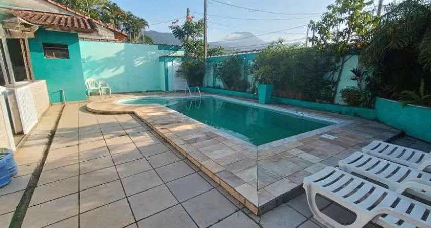 Casa para Venda em Peruíbe, Jardim Veneza, 4 dormitórios, 2 suítes, 5 banheiros, 4 vagas