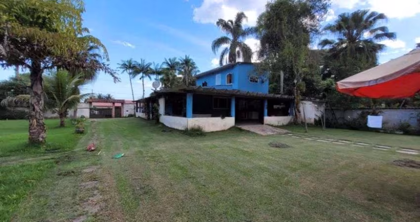 Chácara com piscina, 4 quartos e churrasqueira em Itariri.