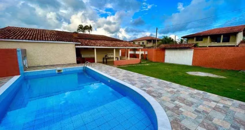 Chácara com 4 quartos, piscina e churrasqueira em Itanhaém.