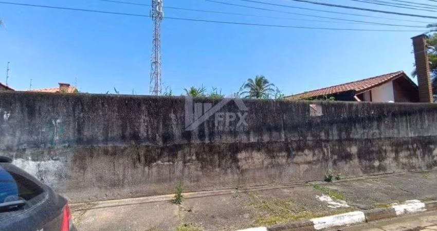 Terreno com escritura à 216m do mar em Itanhaém.