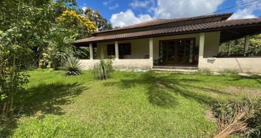 Chácara com 2 quartos e espaço para piscina em Itanhaém.