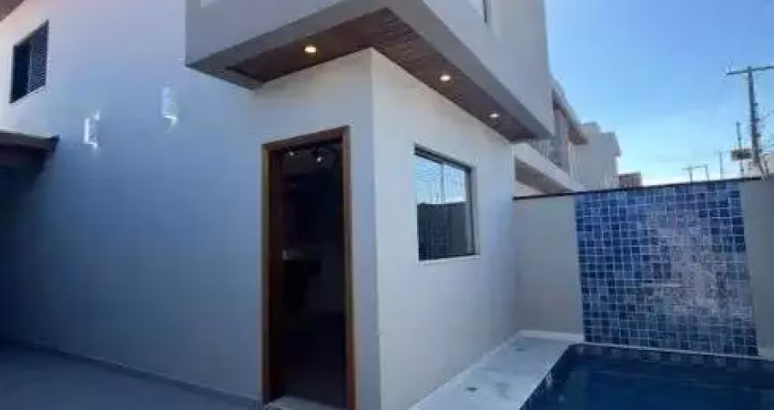 Casa com 2 quartos e área gourmet com churrasqueira em peruíbe.