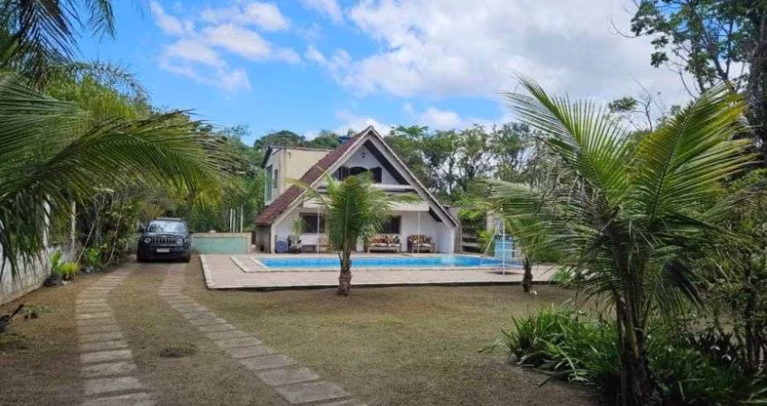 Chácara com piscina, 3 quartos e churrasqueira em Itanhaém.