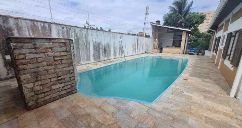 Casa de alto da padrão no centro de Peruíbe - R$ 1.280.000,00.