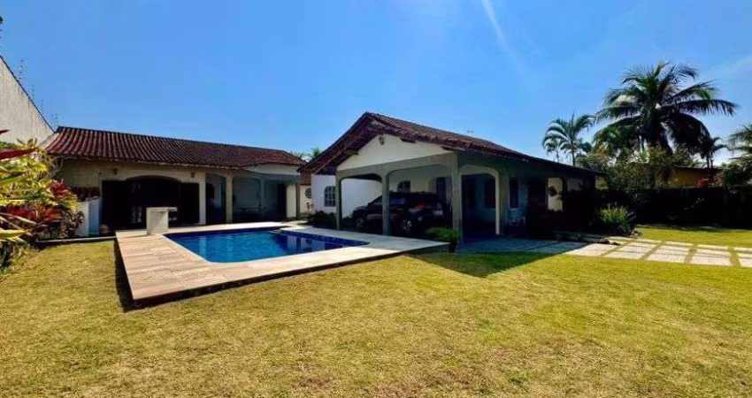 Casa à venda de alto padrão em Itanhaém - R$ 1.150.000,00.