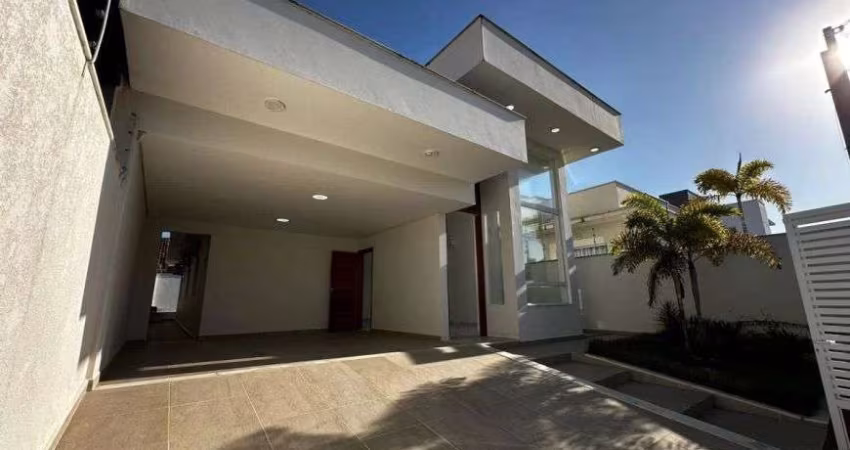 Casa de alto padrão em Peruíbe - R$ 950.000,00.