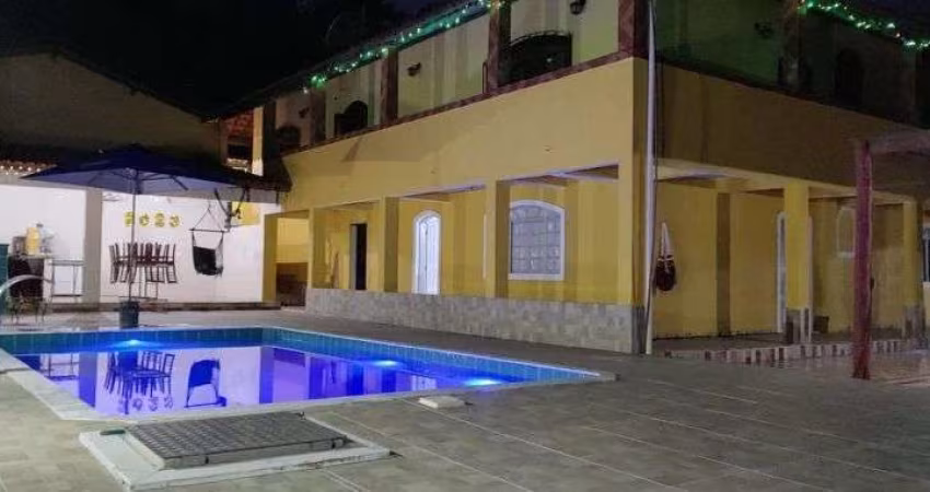 Chácara com 5 quartos e piscina em Itariri.