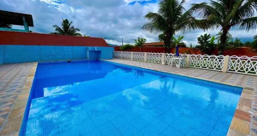 Chácara com 6 quartos, piscina e área gourmet em Itanhaém.