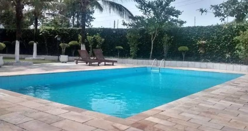 Chácara com 7 quartos, piscina e churrasqueira em Itanhaém.