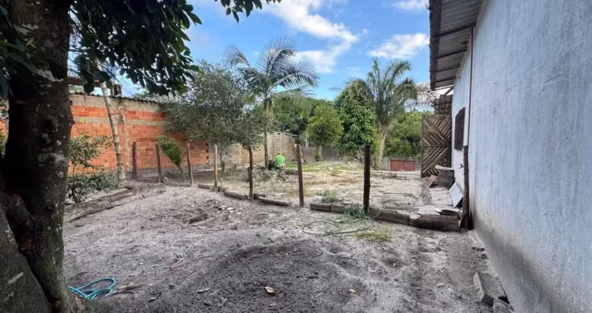 Chácara com 2 quartos e espaço para piscina em itanhaém.