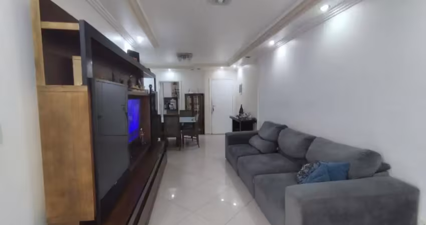 Apartamento frente mar com piscina e 3 quartos em praia grande.