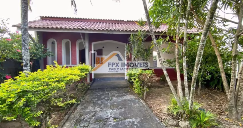 Casa à 500m do mar com 2 quartos e churrasqueira em itanhaém.