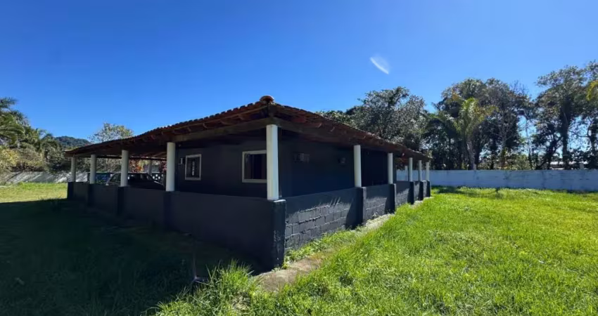 Chácara com 3 quartos e piscina em itanhaém - r$ 290.000,00.