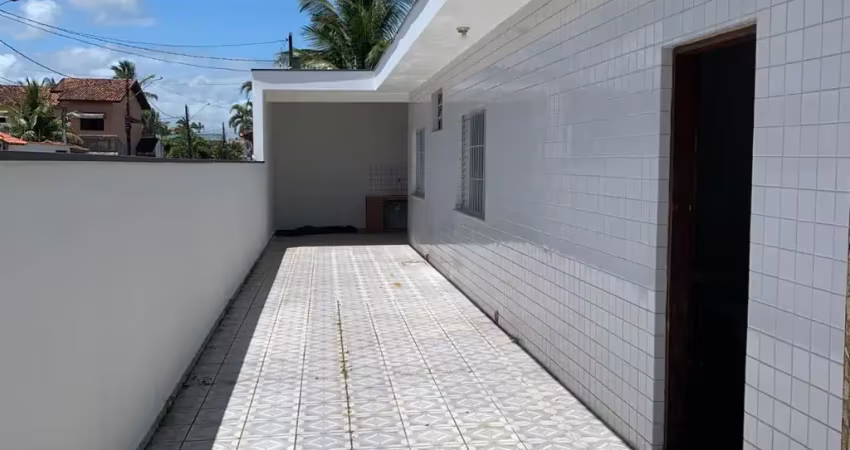 Casa à 127m do mar com 4 quartos e área gourmet em itanhaém.