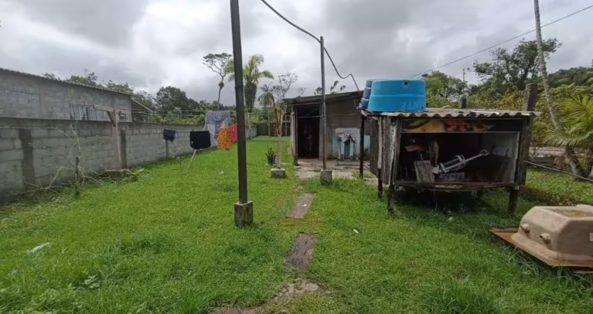 Chácara com 3 quartos e espaço para piscina em itanhaém.