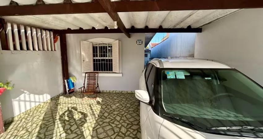 Casa à 800m do mar com 2 quartos em peruíbe - r$ 360.000,00.