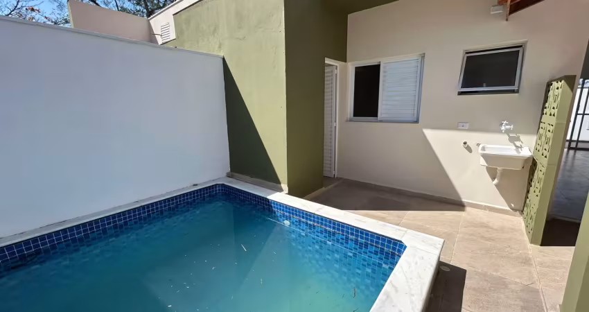Casa à 60m do mar com piscina e área gourmet em itanhaém - r$ 330.000,00.