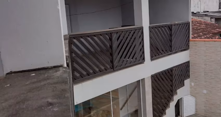 Casa com piscina, 4 quartos e área gourmet em itanhaém.