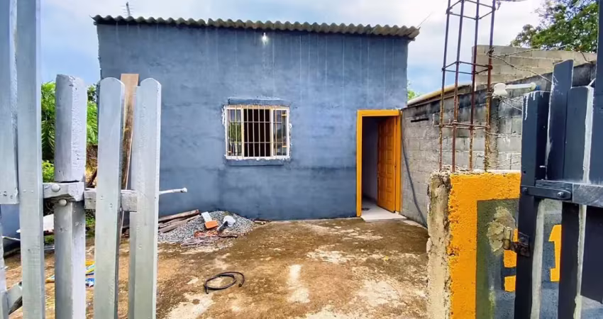 Casa com espaço para piscina em itanhaém - r$ 150.000,00.