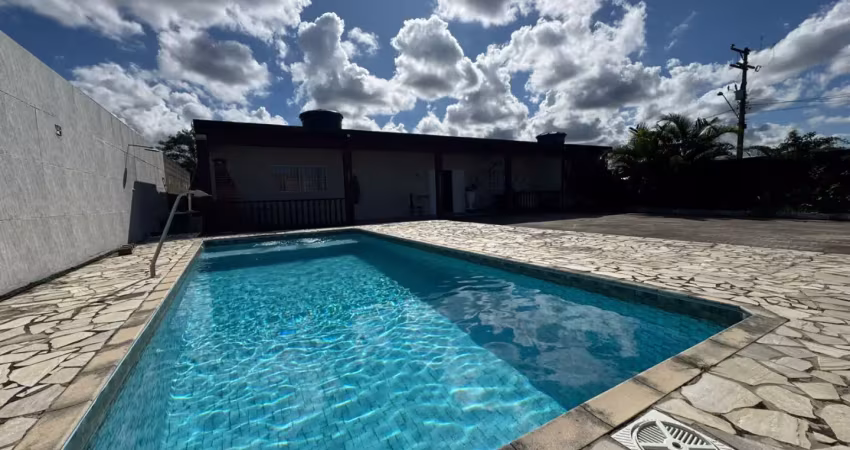 Casa com piscina, 5 quartos e churrasqueira em peruíbe - r$ 350.000,00.