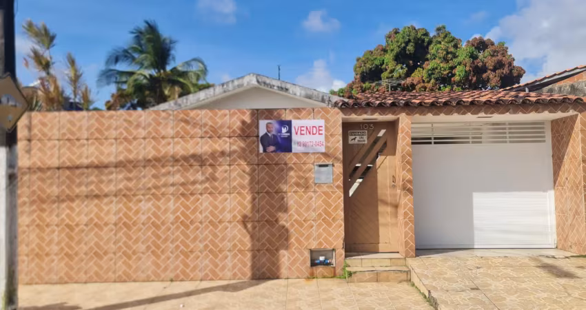 Viva bem na parte alta de maceió, casa á venda na colina dos eucalipitus.